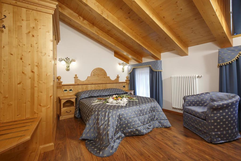 Hotel Mountain Resort Commezzadura Esterno foto